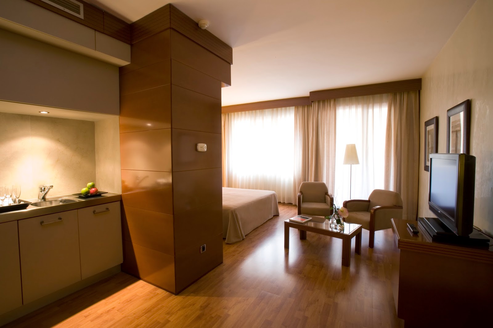 Mariano Cubi Aparthotel Barcelona Habitaciones con Cocina /Suites with