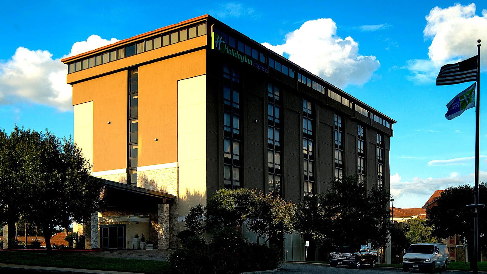 San Antonio Airport Hotels With Shuttle Trip to Airport